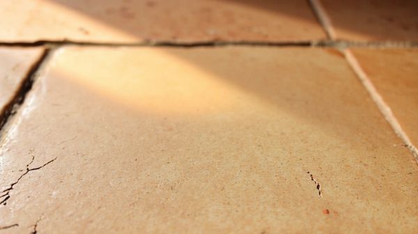 Top 5 méthodes pour restaurer les surfaces faïencées